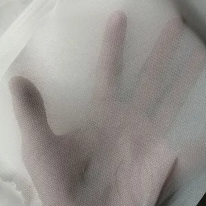 中国卫生巾制造商热卖低价卫生巾穿孔pe膜原料