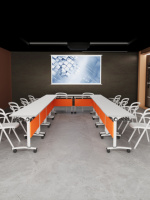 Chaises de salle à manger en plastique chaise de réunion de formation moderne chaise pliante de bureau exécutif avec accoudoir sans tableau d'écriture