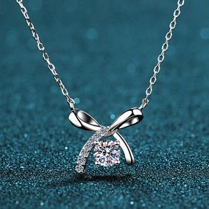 Mode bijoux de luxe 0.5Ct coupe ronde Moissanite aile coeur pendentif 925 colliers en argent Sterling pour les femmes mariage - Product Image 3