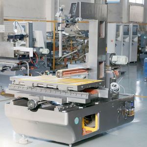 Máquina Edm de escritorio compacta para procesamiento de piezas pequeñas de precisión con diseño que ahorra espacio y fácil operación - Product Image 6