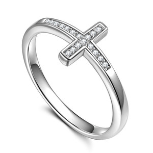 Anello Minimalista con Zirconi per Donne, Elegante Gioiello da Indossare Ogni Giorno, Regalo per Feste - Product Image 1