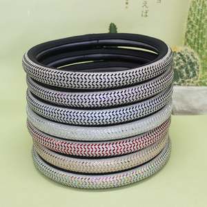 Juego de Volante de Cuero de Lujo para las Cuatro Estaciones con Diamantes de Imitación Brillantes, Nuevo Diseño de Moda para el Modelo Toyota - Product Image 1