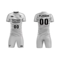 Ensemble d'uniformes de football sur mesure grande taille, impression par sublimation, maillot de football avec short respirant, kit de football d'équipe OEM ODM