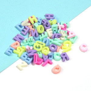 100 pièces grand grand Alphabet lettre perles breloques A-Z mixte <span class=keywords><strong>plastique</strong></span> forme <span class=keywords><strong>perle</strong></span> <span class=keywords><strong>en</strong></span> vrac pour la fabrication de bijoux porte-clés - Product Image 5