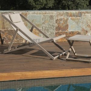 L'appui-tête confortable offre une conception ergonomique Wave Patio Chaise longue en aluminium Camping en plein air Chaise pliante - Product Image 1