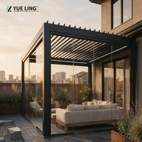 Pergola à toit à lames orientables en aluminium, sur mesure, pour les détaillants d'extérieur, jardins et patios, avec contrôle par capteur de vent