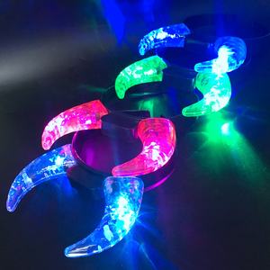 Logo personnalisé <span class=keywords><strong>LED</strong></span> <span class=keywords><strong>bandeau</strong></span> nouveauté vente chaude Halloween <span class=keywords><strong>bandeau</strong></span> diable corne cristal clignotant nouvel an faveurs batterie - Product Image 5