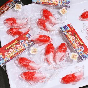 ของเล่นบีบคริสตัลใสรูปปลาคาร์ฟ ขนาด 8.5 ซม. ของขวัญคลายเครียดสำหรับเด็กและผู้ใหญ่ เครื่องรางนำโชคสำหรับเด็กอายุ 5 ถึง 7 ปี - Product Image 3