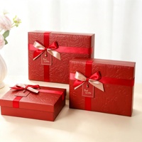 Boîte Cadeau Luxe Rouge en Papier d'Art Gaufré Motif Rose, Coffret Premium 3 Pièces pour Cosmétiques avec Ruban et Nœud, Emballage Rectangulaire