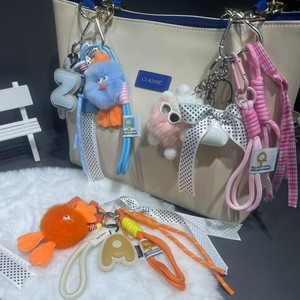 Porte-clés en peluche, pendentif animal de dessin animé, breloque de sac tissée à la main, porte-clés de voiture en cuir artificiel, style 3D, 4 styles, 1 style, 5 styles - Product Image 1