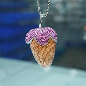 Collier pendentif Hip-Hop bicolore en zircon fraise, effet glacé et étincelant, coloré, accessoires de bijoux pour chanteurs - Product Image 3