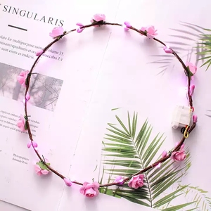 <span class=keywords><strong>Solaire</strong></span> alimenté fête fille fleur lueur tête guirlande <span class=keywords><strong>LED</strong></span> paillettes cheveux rotin <span class=keywords><strong>bandeau</strong></span> coloré nouvel an fête fournitures - Product Image 4