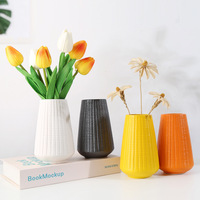 Vase à fleurs en céramique ARM LVG Ins Nordic Morandi, couleur unie, imitation motif relief maïs, forme conique, en porcelaine, pour table