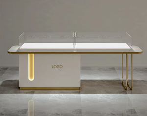 Présentoir à bijoux rectangulaire en verre et bois massif personnalisé en métal doré pour centres commerciaux, magasins et comptoirs - Product Image 2