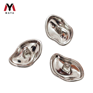 Maya Tùy Chỉnh Kim Loại Đặc Biệt Hình Dạng Nút Chất Lượng Cao Mạ Sinh Thái Thân Thiện Kẽm Hợp Kim Nút Kim Loại Vàng Nút Cho Quần Áo - Product Image 1