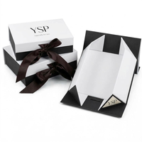 Ensemble de maquillage et de soins de la peau de luxe sur mesure noir et blanc, boîte rigide pliable à fermeture magnétique avec insert