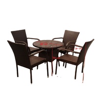 Ensemble de salle à manger de villa d'extérieur durable, confortable et portable, style moderne, table et chaises, table basse en osier, chaise en rotin, meubles