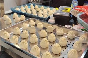 เครื่องทำโมโมและซาลาเปาอัตโนมัติประสิทธิภาพสูง พร้อมมอเตอร์ ผลิตจากสแตนเลสเกรดอาหาร กำลังการผลิต 500-3000 ชิ้น/ชม. - Product Image 2