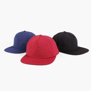 โรงงานออกแบบและผลิตหมวกแก๊ปปักลายตามสั่ง หมวกแก๊ปปีกแบนแบบ Snapback พร้อมสกรีนโลโก้ สำหรับกิจกรรมกลางแจ้ง - Product Image 1