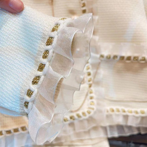 Completo Primaverile e Autunnale per Ragazze: <span class=keywords><strong>Giacca</strong></span> in Tweed con Inserti in Rete e Gonna Plissettata, Set Due Pezzi alla Moda - Product Image 4