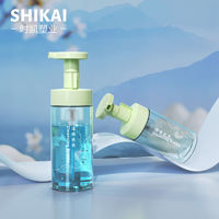 Bouteille de mousse scintillante transparente pour animaux de compagnie de 200ml 250ml avec logo personnalisé bouteille de mousse nettoyante pour le visage bouteille de savon moussant pour les mains à pompe