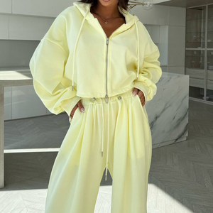 Ensemble de survêtement de luxe pour femme : veste zippée en coton personnalisée et pantalon de jogging délavé effet usé - Product Image 2