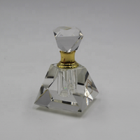 Vente en gros de flacons de parfum en cristal transparent personnalisés de luxe en forme de pyramide rose diamant de 3 ml, 6 ml et 12 ml pour les soins personnels