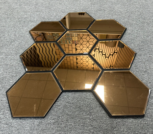 Panel Acústico Espejo Hexagonal con Diseño de Panal de Abeja |   Moderno Arte de Pared Absorbente de Sonido con Tinte Bronceado para Dormitorio, Estudio y Oficina |   Akupanel - Product Image 1