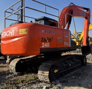 Excavatrice de grande taille d'occasion Hitachi ZX240 ZX210 ZX350 24 tonnes 21 tonnes 35 tonnes avec chenilles en caoutchouc pour projets de construction - Remise - Product Image 1