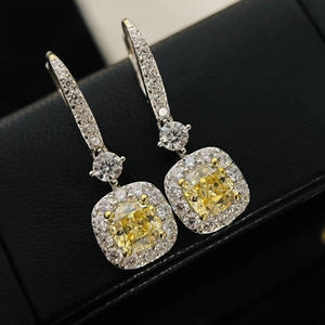 Pendientes Colgantes de Plata de Ley S925 con Diamante Cuadrado Amarillo Claro, Estilo Clásico con Borla y Detalles de Diamantes Amarillos - Product Image 4