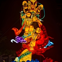 Lanterne géante extérieure Mecha Sun Wukong pour le Festival des Lanternes de Diwali, événement nocturne en parc à thème, art lumineux traditionnel chinois fait main, énergie artistique