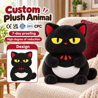 Peluche personnalisée chat noir avec yeux jaunes, pose assise et queue courbée pour cadeaux d'Halloween et présentoirs saisonniers