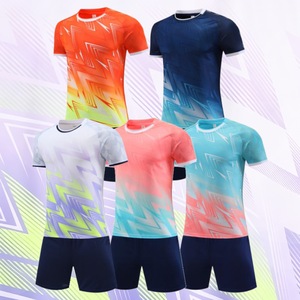 <span class=keywords><strong>Ensemble</strong></span> de maillots de football à imprimé dégradé, uniforme de football respirant à séchage rapide, kit d'entraînement d'équipe avec impression de logo personnalisé pour adultes et jeunes - Product Image 1