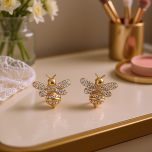 Boucles d'oreilles clous en forme d'abeille plaquées or avec strass en cristal pour femme, bijoux fantaisie mignons pour soirée, sertissage pavé en forme d'insecte - Product Image 2