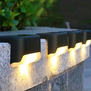 Lampe solaire LED extérieure étanche IP65 pour jardin, cour, paysage, escalier - Product Image 1