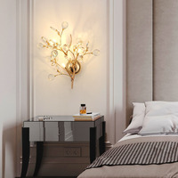 Applique murale LED en cristal doré de luxe léger pour salon, chambre à coucher, chevet, éclairage élégant avec corps en aluminium pour usage domestique