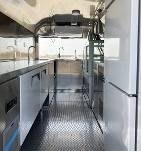 Camion de restauration mobile en acier inoxydable pour café, cocktails, traiteur, utilisation en bar et en remorque de traiteur - Product Image 3