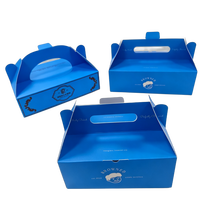 Boîte à pâtisserie de luxe haut de gamme avec poignée, impression couleur UV, effet estampage à chaud, logo personnalisé imprimé, pour desserts et friandises.