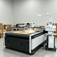 Machine de découpe CNC à commande servo pour panneaux en acrylique, PVC et mousse, avec positionnement automatique CCD