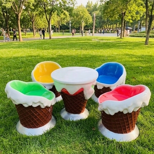 Set Tavolo e Sedie Giganti in Fibra di Vetro Personalizzati per <span class=keywords><strong>Gelateria</strong></span>, Mobili in FRP per Dessert, Decorazioni Paesaggistiche per Atrio di Centri Commerciali - Product Image 5