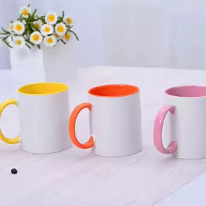 Mug à café/thé en céramique de 11 oz, blanc, avec revêtement pour sublimation, poignée et intérieur colorés / Personnalisation acceptée - Product Image 3
