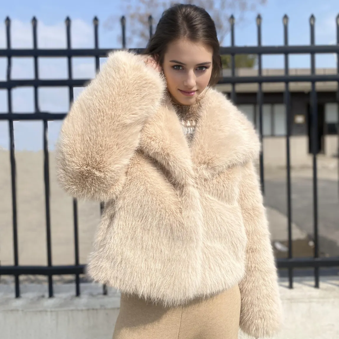 Casaco de pele de bolha de luxo com gola virada para baixo, casaco de pele sintética macio e macio, casaco de inverno casual personalizado para mulheres