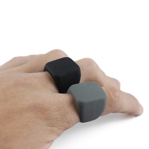 แหวนแต่งงานซิลิโคนสำหรับผู้ชายแหวนคู่รักดีไซน์สะพานมาใหม่ - Product Image 1