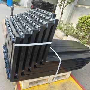 Vorkheftruck 2200Mm Heftrucktanden 2.2M Gebruikt Op 4 Ton 4.5 Ton Heftruck <span class=keywords><strong>Pallet</strong></span> Stapelaar Fabrieksprijs Te Koop - Product Image 1