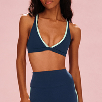 Soutien-gorge de sport OEM personnalisé pour femme, col en V profond, bretelles fines contrastées, dos nu, très populaire pour le yoga, le fitness et l'entraînement quotidien
