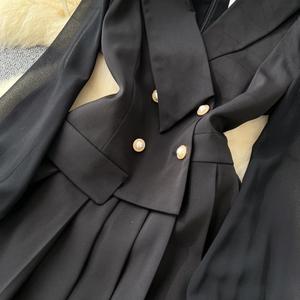 Abiti da Donna Premium Doppiopetto a Vita Alta con Maniche Lunghe e Colletto a Risvolto, Neri e Plissettati - Product Image 4