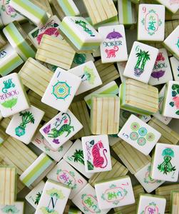 Tuiles de Mahjong américaines à glissement fluide sur tapis de Mahjong de qualité supérieure avec support complet et sac de transport - Product Image 4