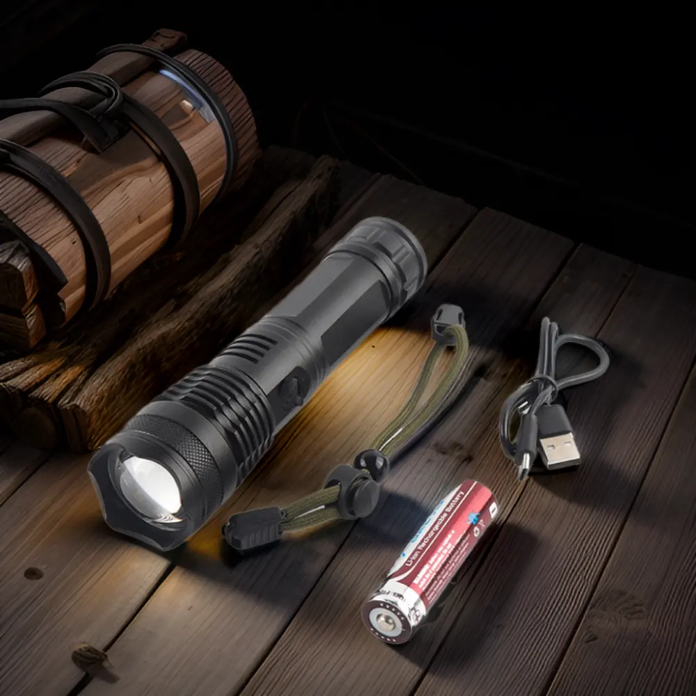 Senter isi ulang USB Lumen, lampu LED kuat dengan Zoom dan daya tinggi tahan air paduan aluminium untuk berkemah