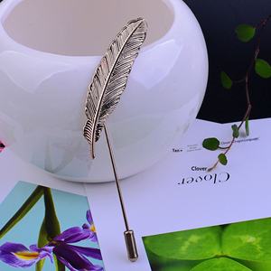 Broche de Metal con Pluma Vintage, Pin de Hoja Antideslizante para Suéter o Chal, Accesorios de Vestir Estilo Occidental, Lazo de Flor y <span class=keywords><strong>Planta</strong></span> para las Cuatro Estaciones - Product Image 1