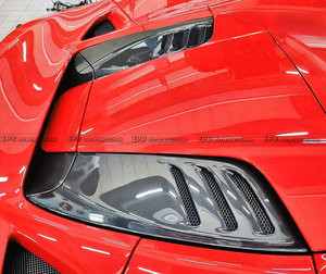 Cubierta trasera estilo OEM para Ferrari F8, 2 piezas, fibra de carbono seca - Product Image 2